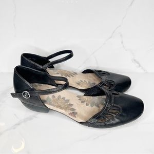 Taos honor Mary Jane shoes